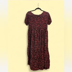 Chic Floral Midi Dress in Red and Black